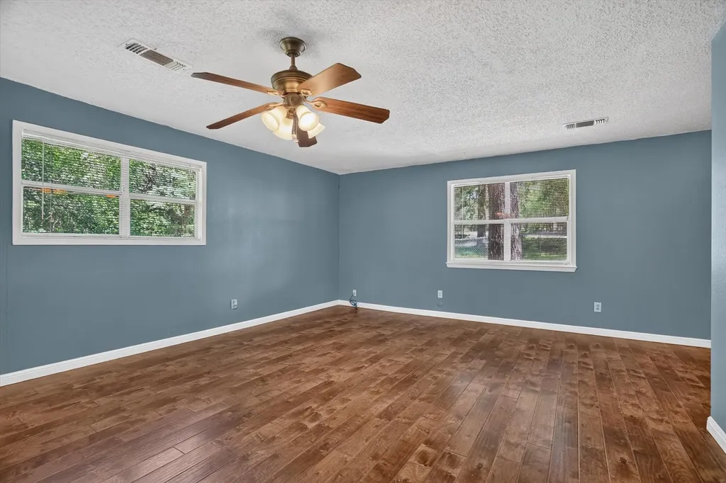 427 Whippoorwill Drive Granbury TX 76049