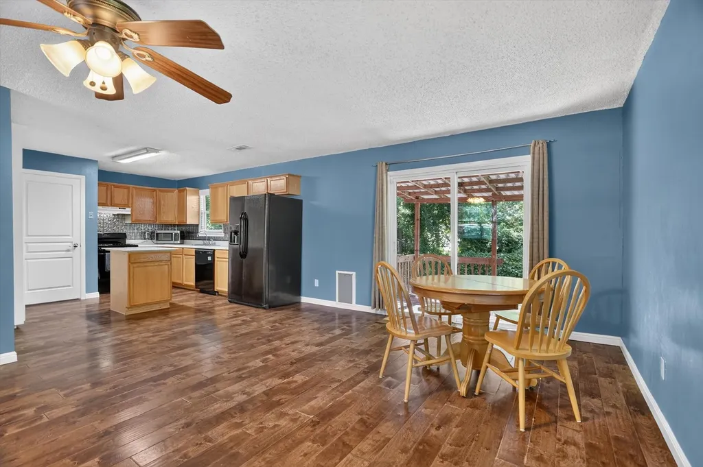 427 Whippoorwill Drive Granbury TX 76049