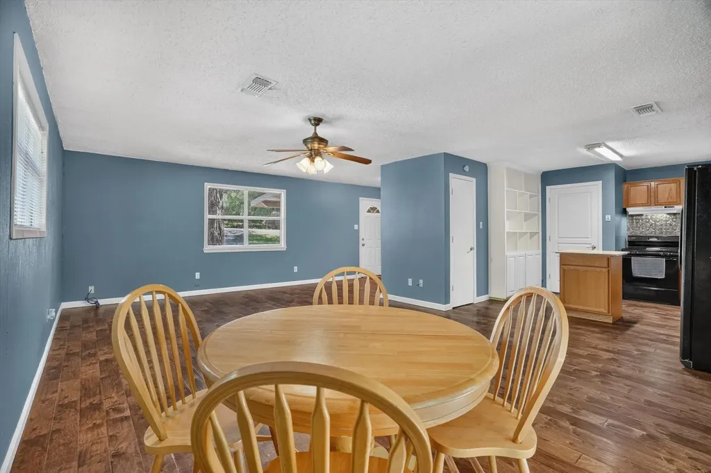 427 Whippoorwill Drive Granbury TX 76049