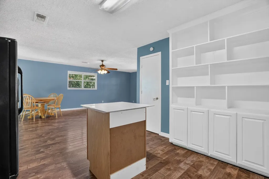 427 Whippoorwill Drive Granbury TX 76049