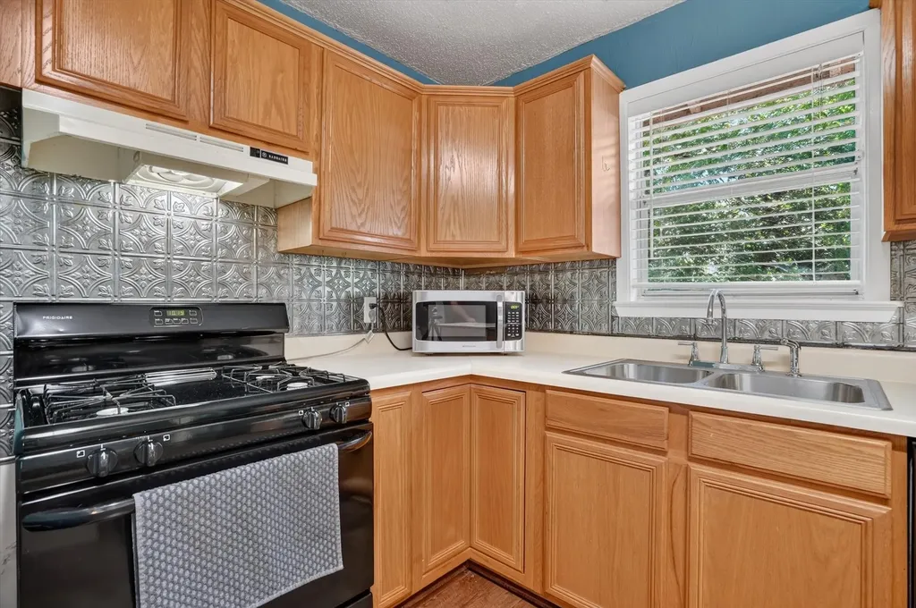 427 Whippoorwill Drive Granbury TX 76049