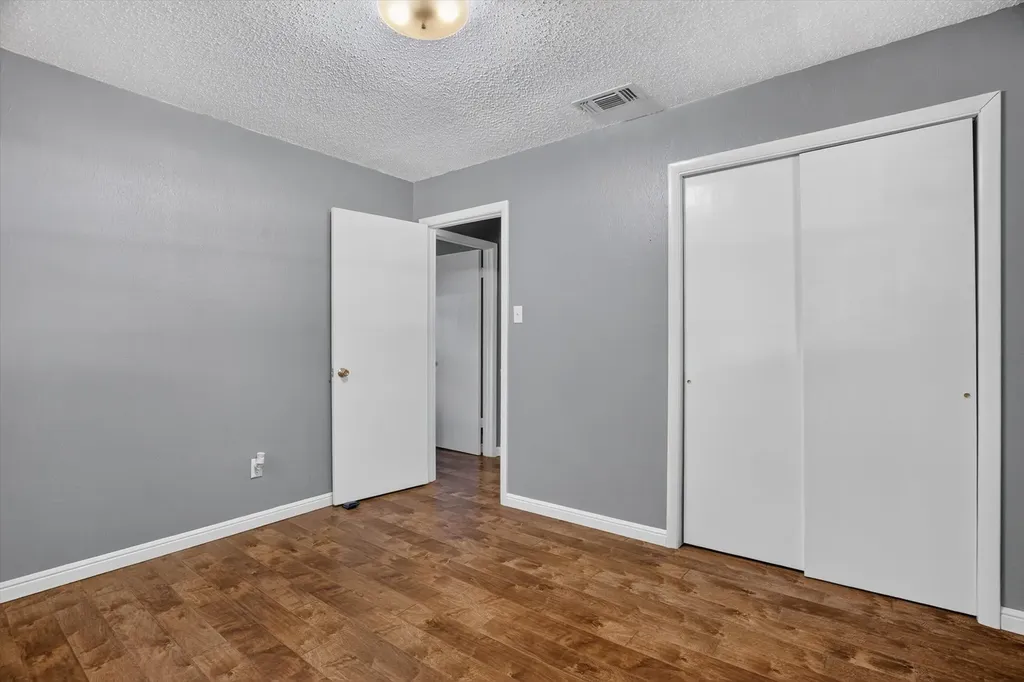 427 Whippoorwill Drive Granbury TX 76049