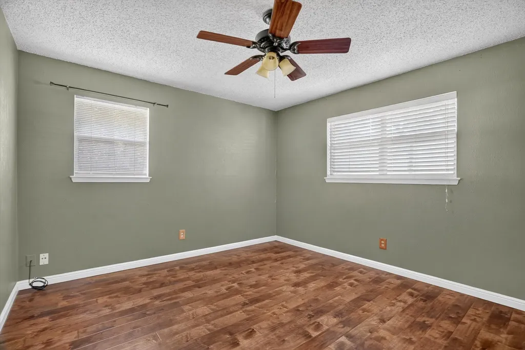 427 Whippoorwill Drive Granbury TX 76049