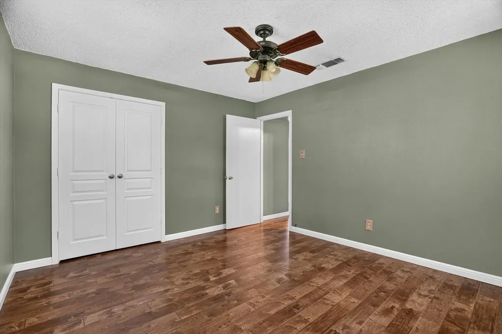 427 Whippoorwill Drive Granbury TX 76049