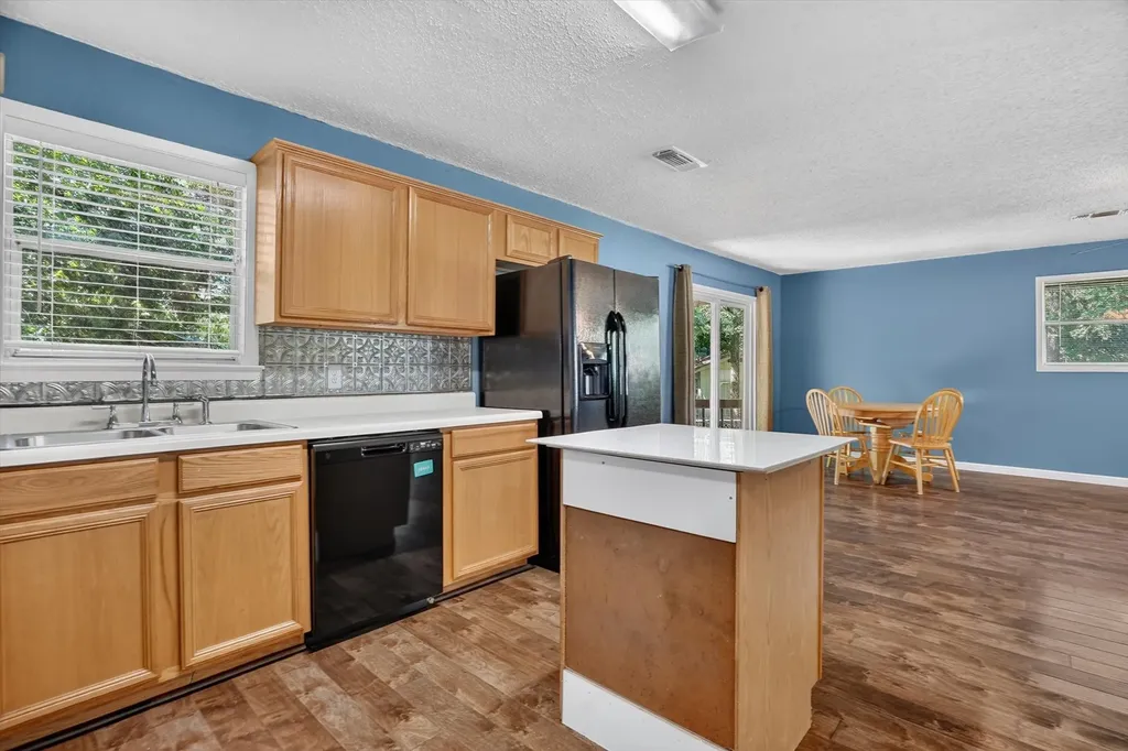 427 Whippoorwill Drive Granbury TX 76049