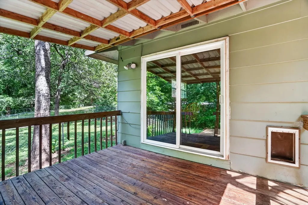 427 Whippoorwill Drive Granbury TX 76049