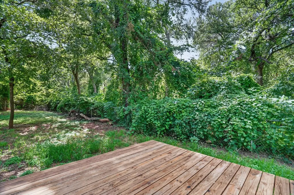 427 Whippoorwill Drive Granbury TX 76049