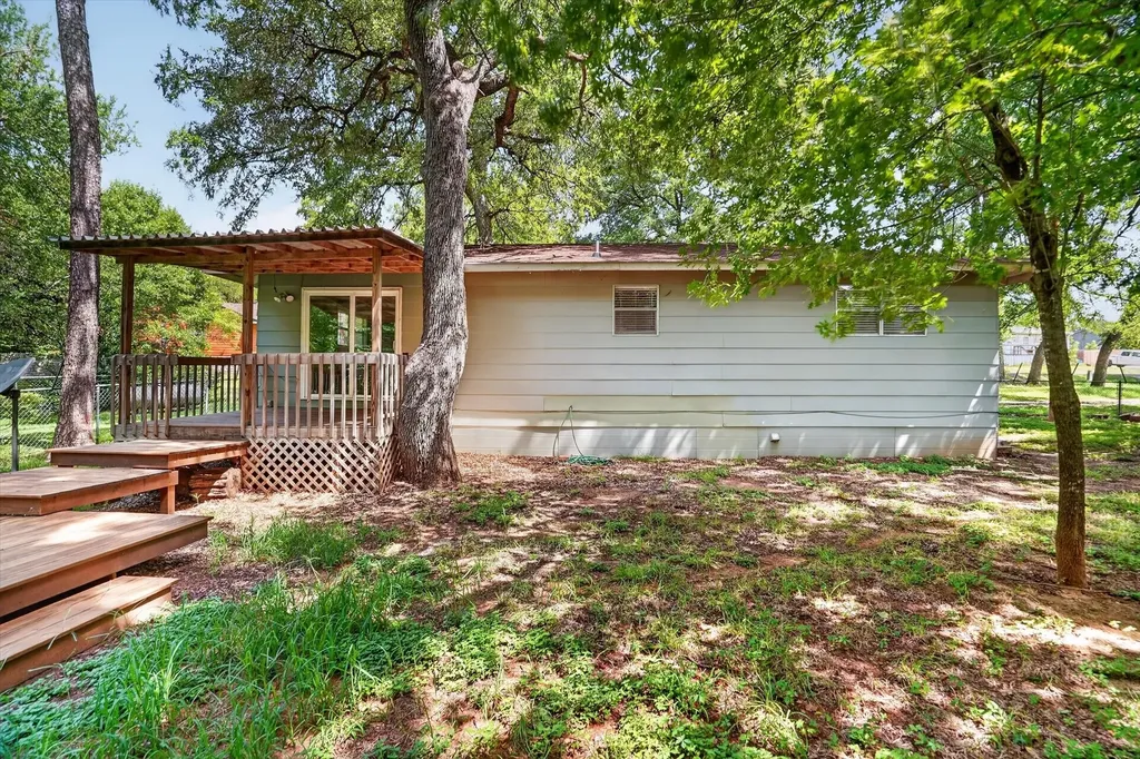 427 Whippoorwill Drive Granbury TX 76049