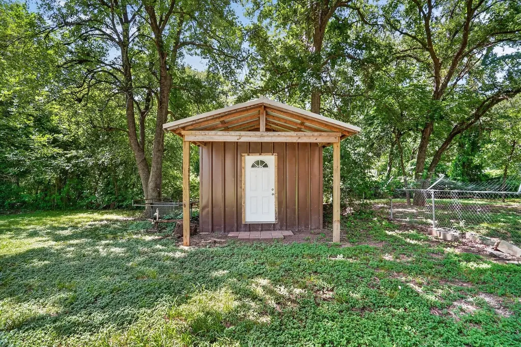 427 Whippoorwill Drive Granbury TX 76049
