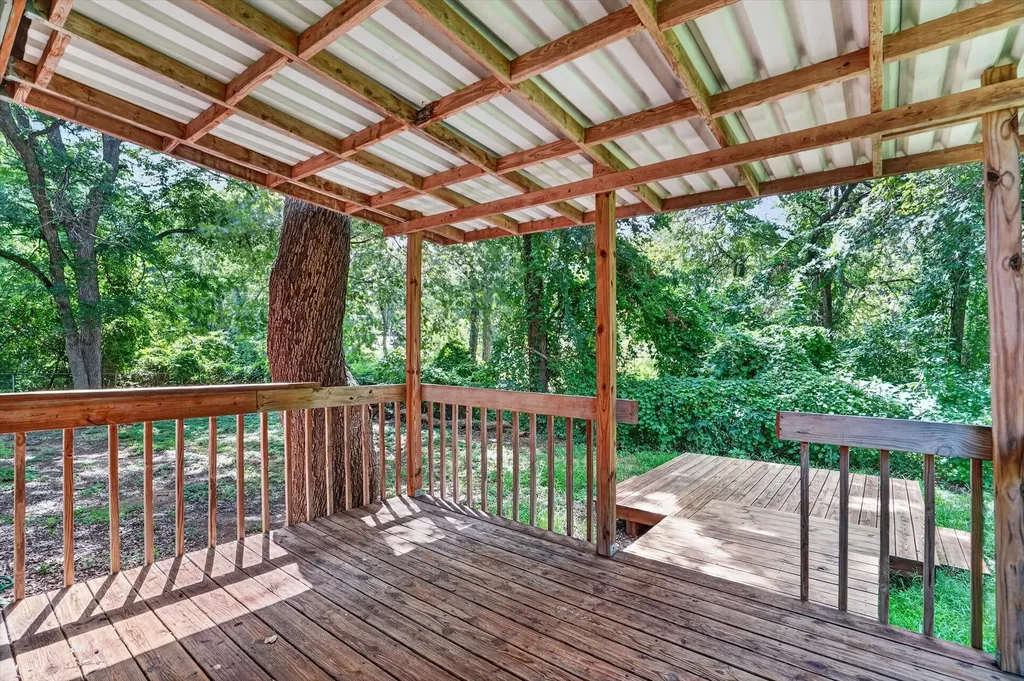 427 Whippoorwill Drive Granbury TX 76049