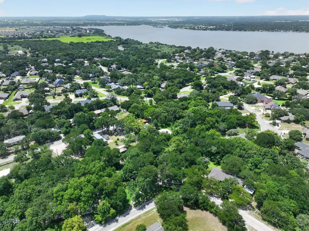427 Whippoorwill Drive Granbury TX 76049