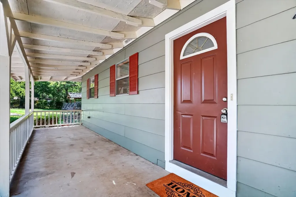 427 Whippoorwill Drive Granbury TX 76049