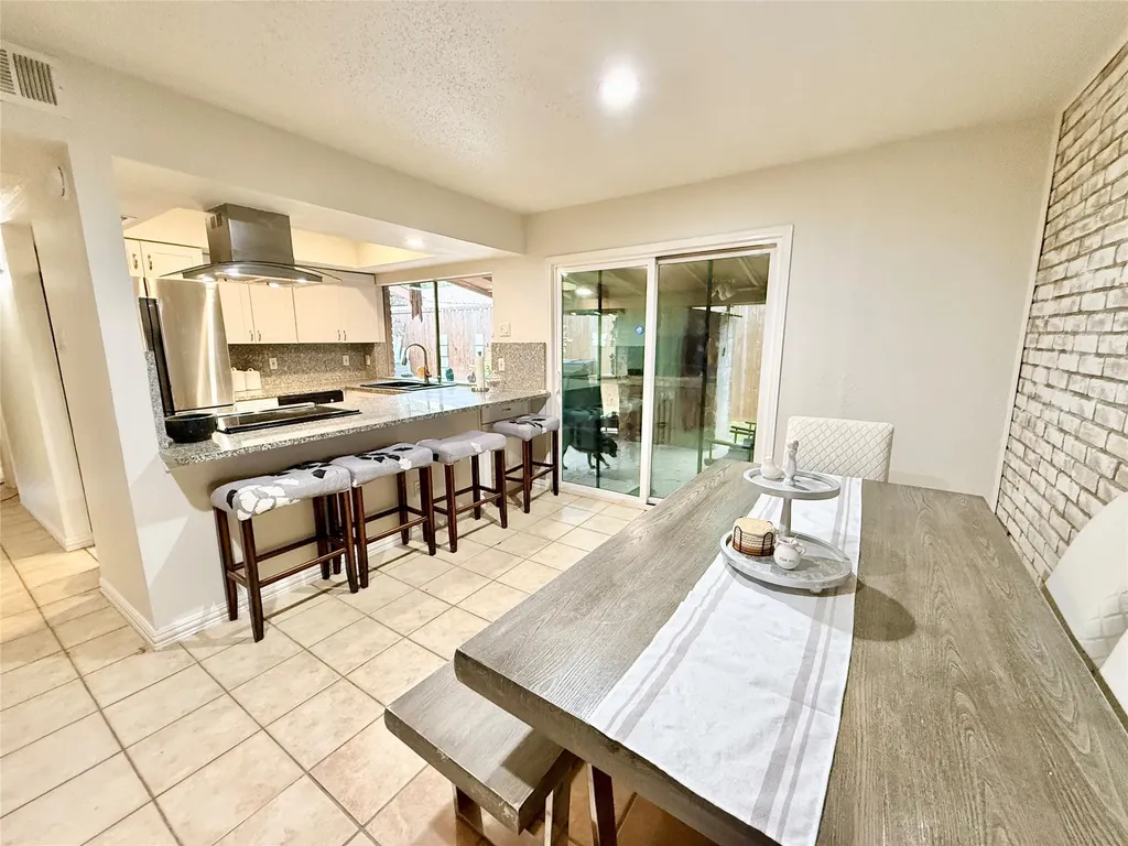2010 Via Sonoma Carrollton TX 75006