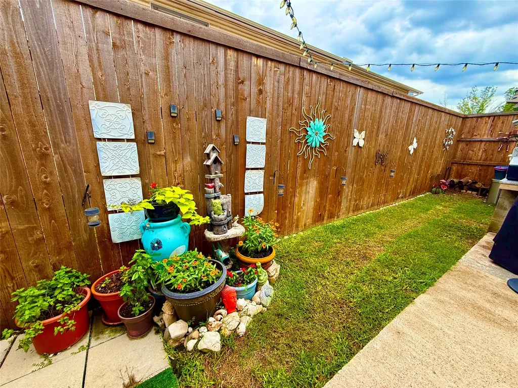 2010 Via Sonoma Carrollton TX 75006