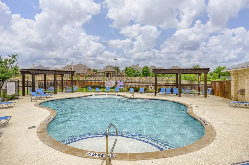 295 Scotia Street Lewisville TX 75056