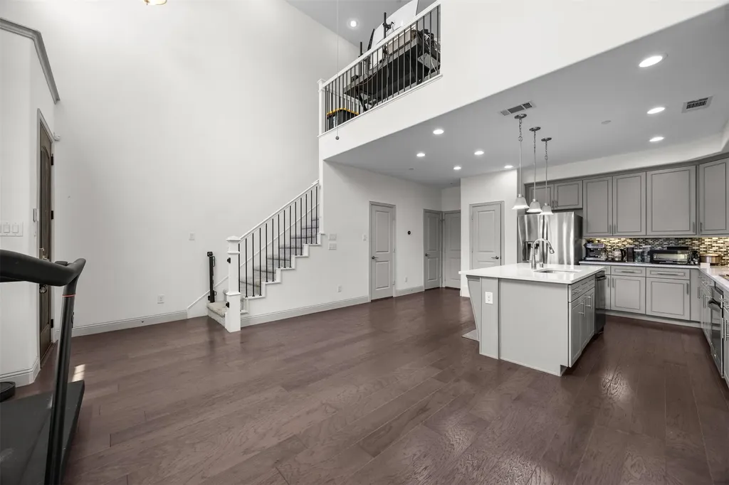 295 Scotia Street Lewisville TX 75056