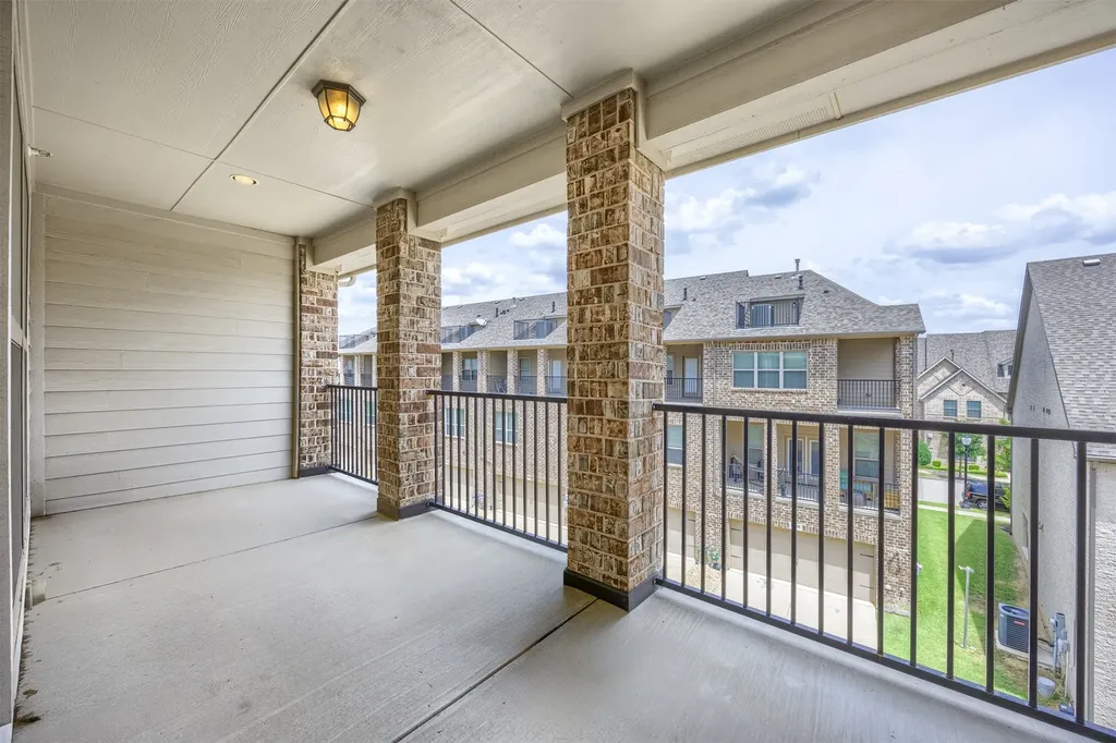 295 Scotia Street Lewisville TX 75056