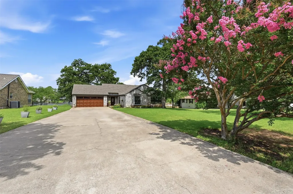 1344 Kiowa Drive E Lake Kiowa TX 76240