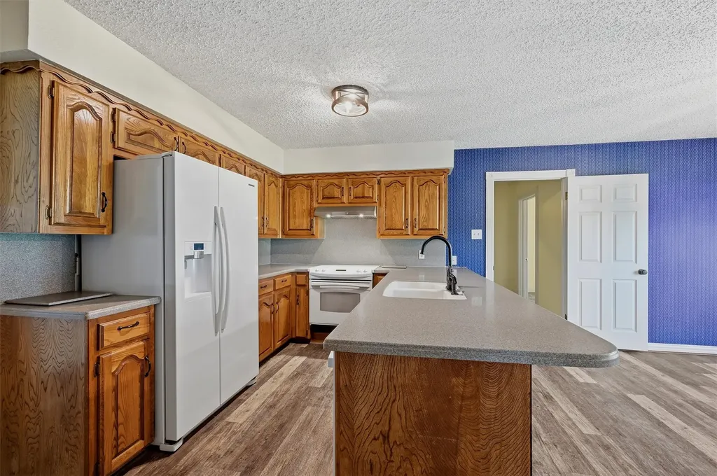 1344 Kiowa Drive E Lake Kiowa TX 76240