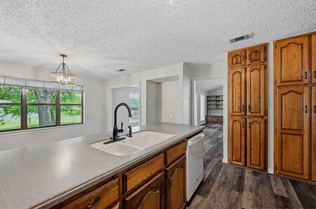 1344 Kiowa Drive E Lake Kiowa TX 76240