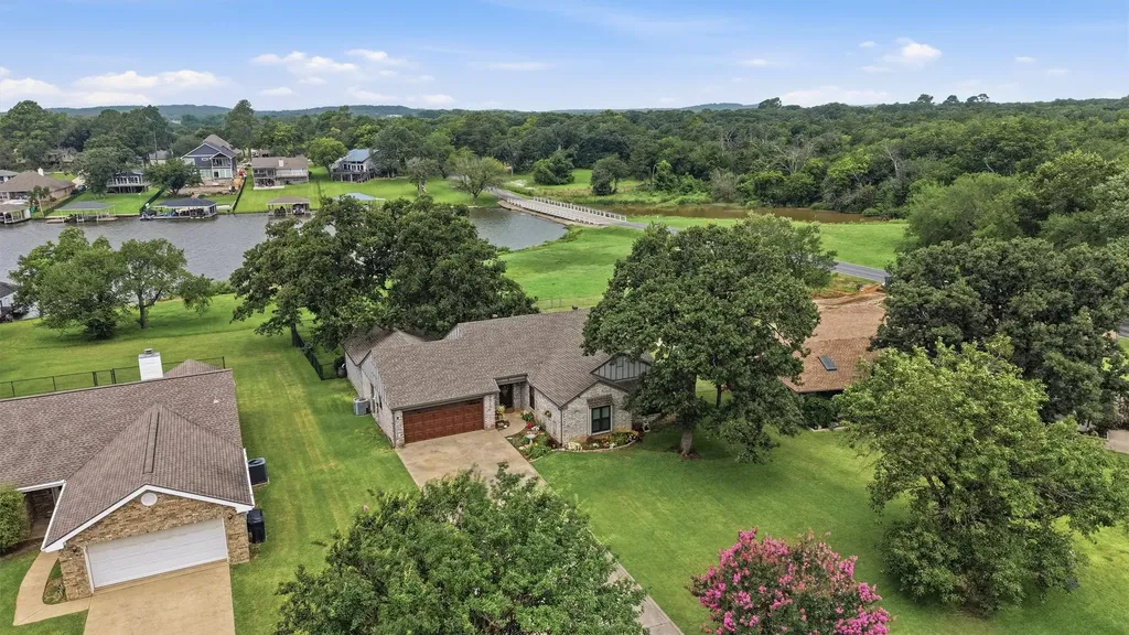 1344 Kiowa Drive E Lake Kiowa TX 76240