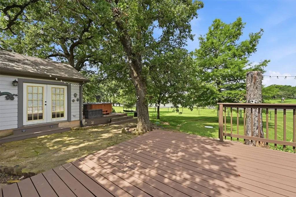 1344 Kiowa Drive E Lake Kiowa TX 76240