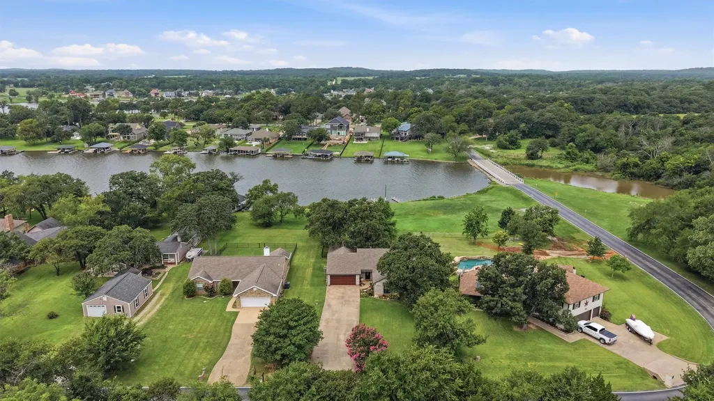 1344 Kiowa Drive E Lake Kiowa TX 76240