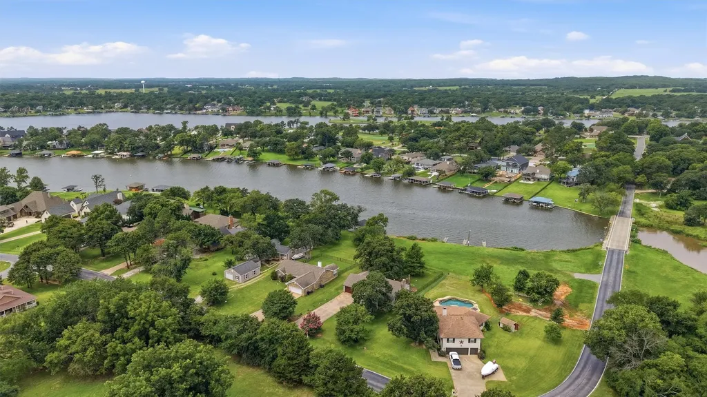 1344 Kiowa Drive E Lake Kiowa TX 76240
