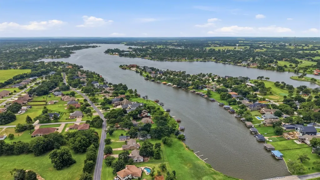 1344 Kiowa Drive E Lake Kiowa TX 76240