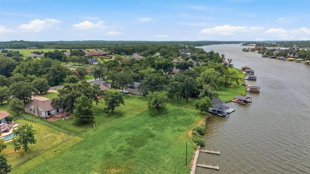 1344 Kiowa Drive E Lake Kiowa TX 76240