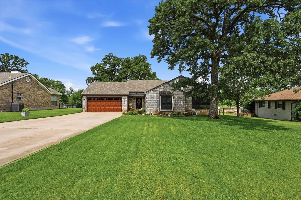 1344 Kiowa Drive E Lake Kiowa TX 76240