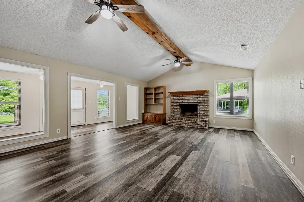1344 Kiowa Drive E Lake Kiowa TX 76240