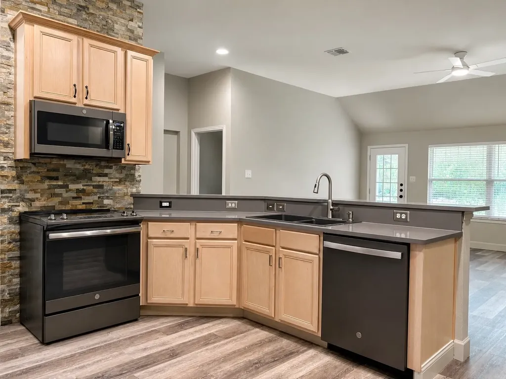 1612 Meadowview Drive Corinth TX 76210