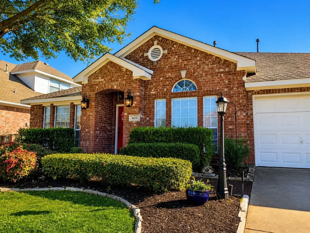 1612 Meadowview Drive Corinth TX 76210