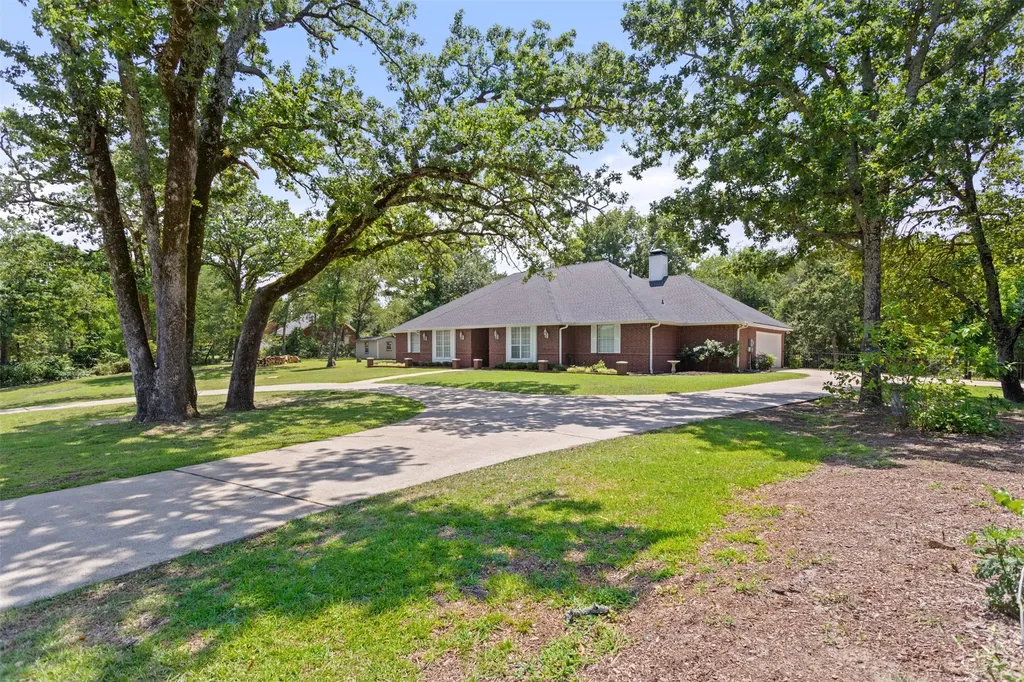 17681 Huckleberry Circle Lindale TX 75771