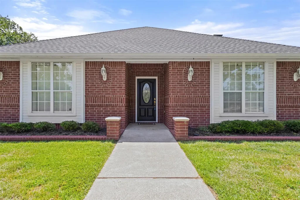 17681 Huckleberry Circle Lindale TX 75771