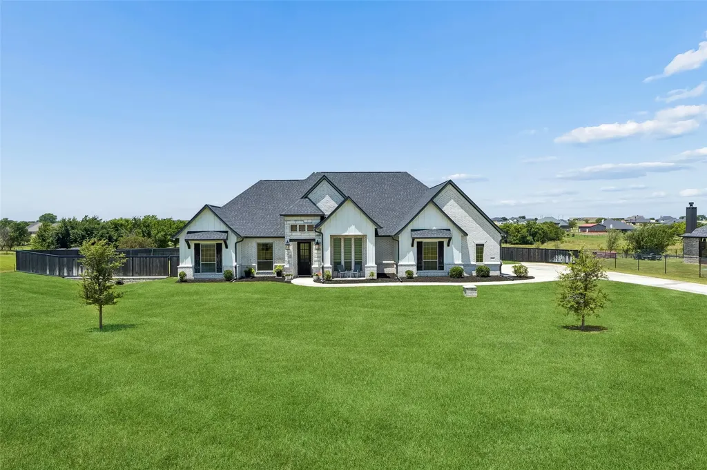 1107 Pioneer Crossing Weatherford TX 76088