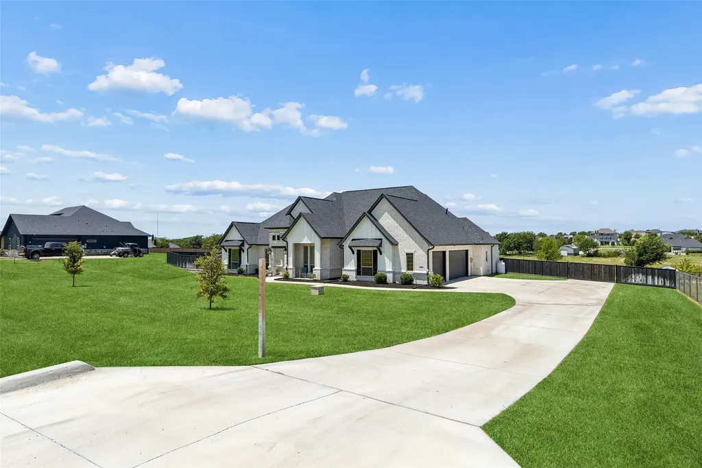 1107 Pioneer Crossing Weatherford TX 76088