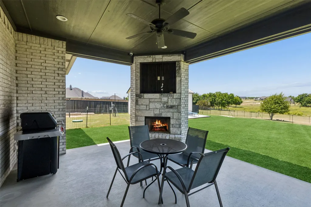 1107 Pioneer Crossing Weatherford TX 76088