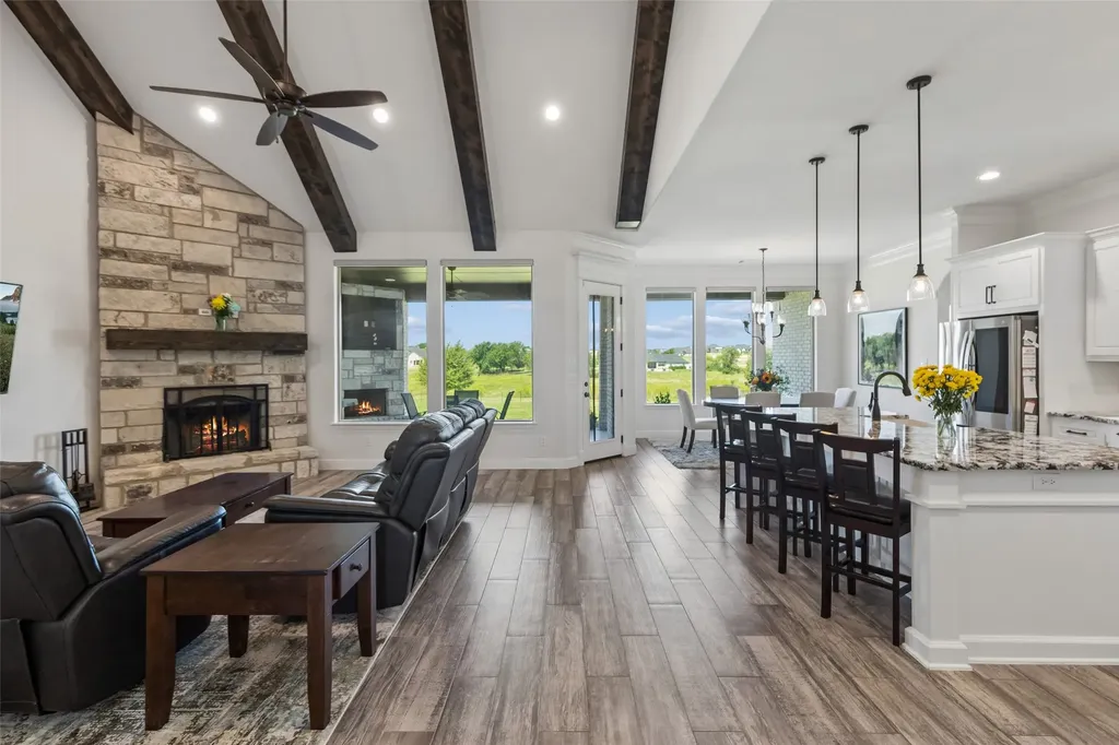 1107 Pioneer Crossing Weatherford TX 76088