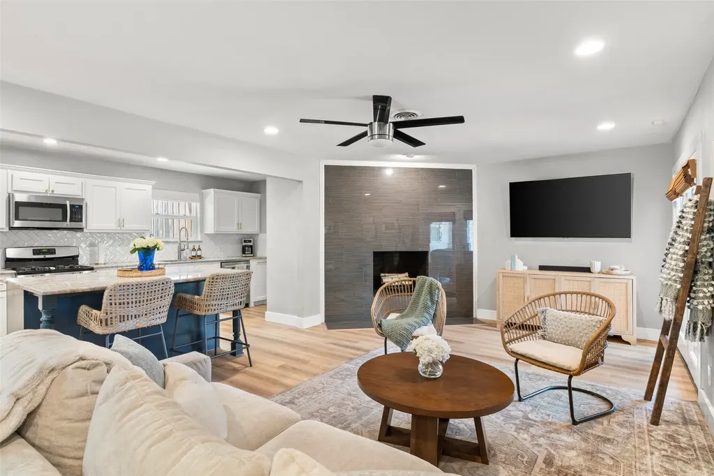 10647 Chesterton Drive Dallas TX 75238