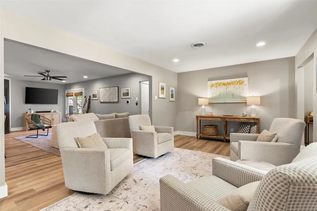 10647 Chesterton Drive Dallas TX 75238