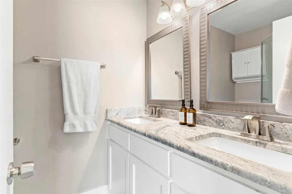10647 Chesterton Drive Dallas TX 75238
