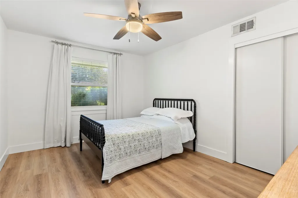 10647 Chesterton Drive Dallas TX 75238