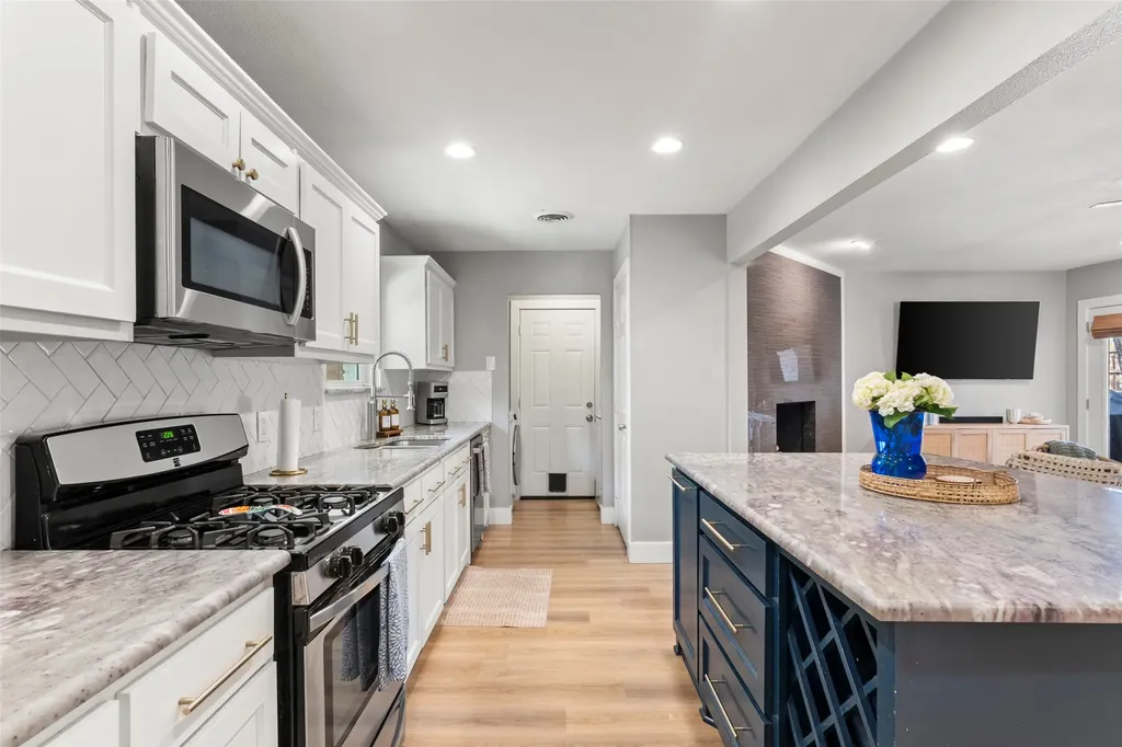 10647 Chesterton Drive Dallas TX 75238