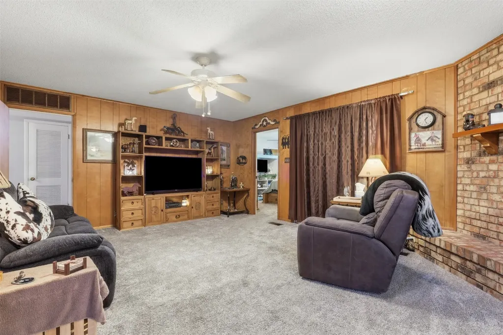 1117 Sheridan Lane Cleburne TX 76033