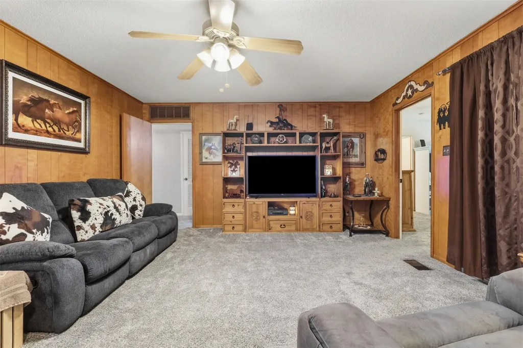 1117 Sheridan Lane Cleburne TX 76033