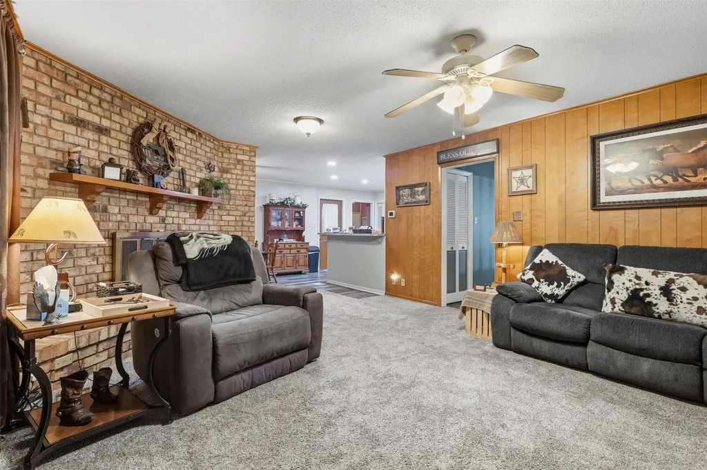 1117 Sheridan Lane Cleburne TX 76033
