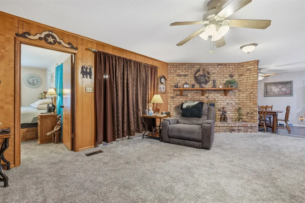 1117 Sheridan Lane Cleburne TX 76033