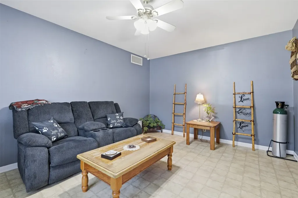 1117 Sheridan Lane Cleburne TX 76033